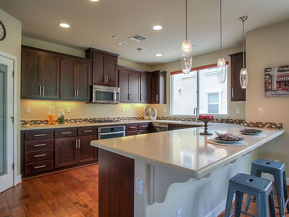 3rd image of 6531 Tralee Village Dr