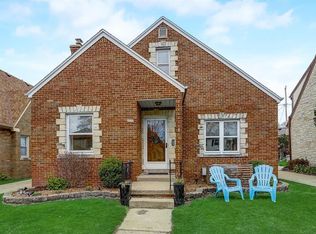 2777 N 70th St, Milwaukee, WI 53210