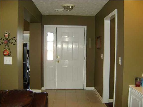 2nd image of 134 Longwood Trl