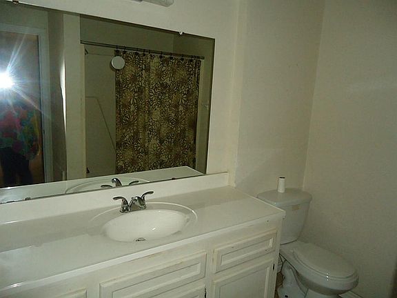 5th image of 3120 Kleimann Ave