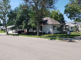 824 S 9th St, Aberdeen, SD 57401