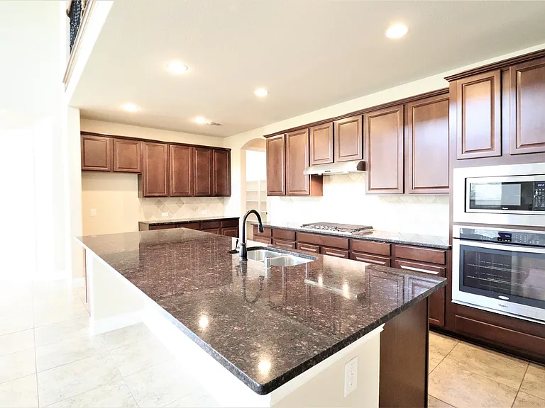 5070 Kerstyn Dr — Photo 15