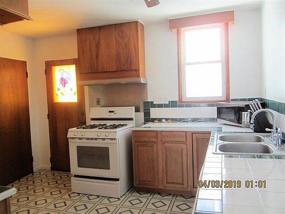 Kitchen with appliances