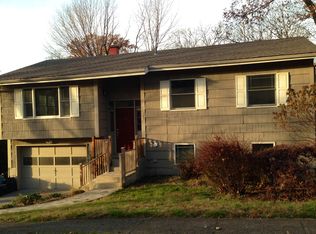 701 Abbey Ln, Valley Cottage, NY 10989