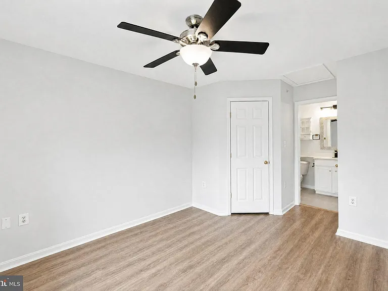 43577 Patching Pond Sq — Photo 17