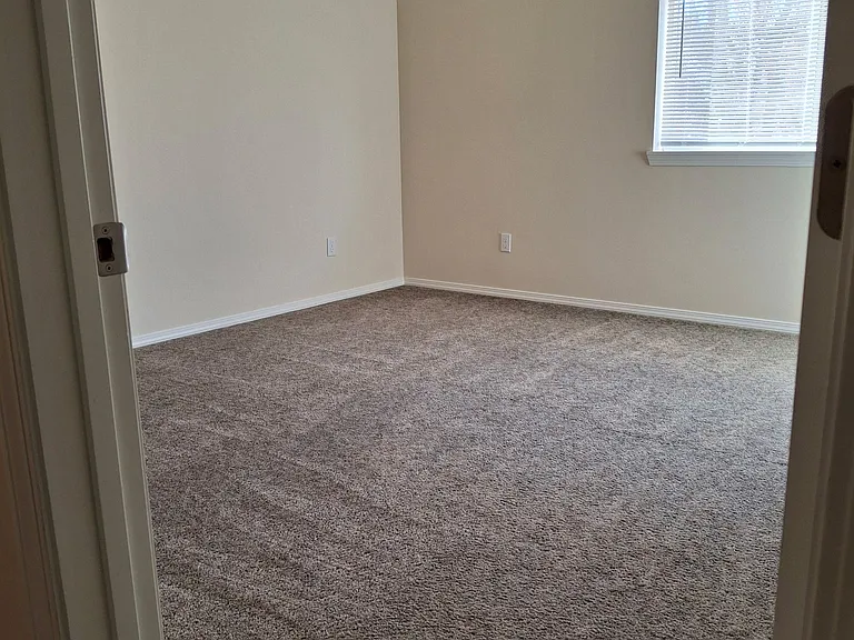 141 Apple Loop #B — Photo 3