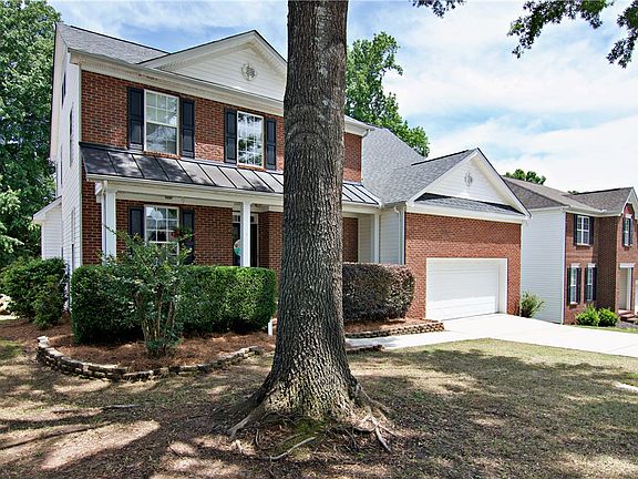 2nd image of 601 Kingsmoor Dr