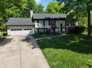 702 Fall Pl, Herndon, VA 20170