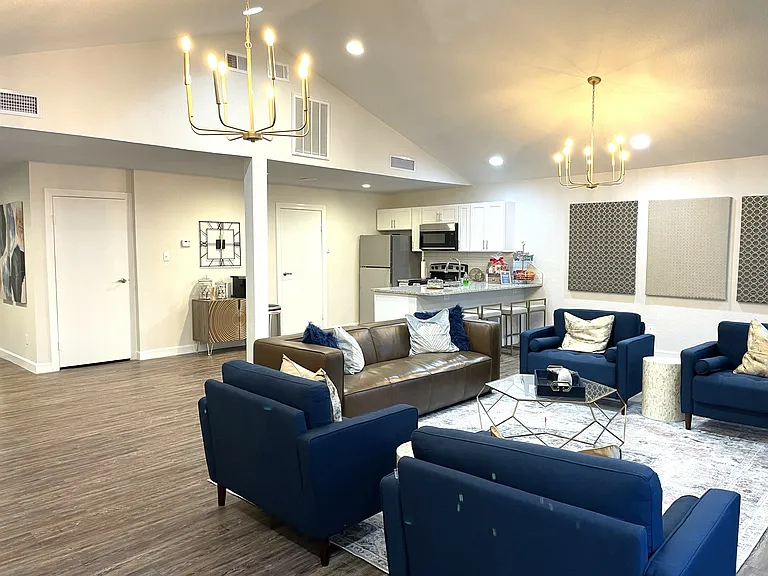 The Burke Apartments — Photo 10