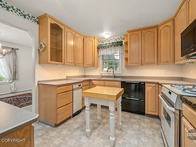 3031 Wiley Post Ave — Photo 8