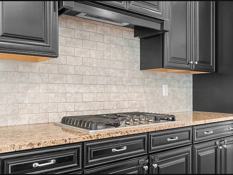 208 Bottsford Ave — Photo 15