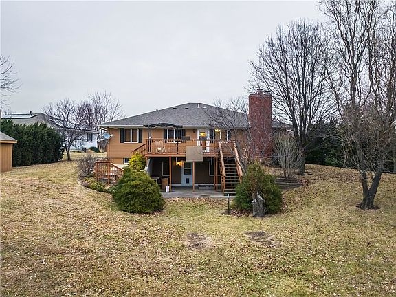 5th image of 302 N Birch St