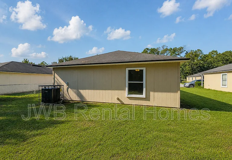 4373 Melissa Ct W — Photo 12