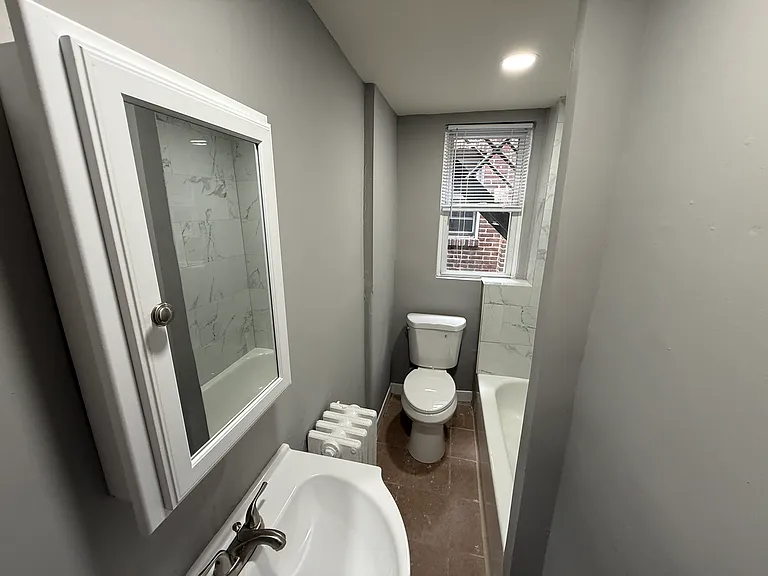 2 bed, 1.0 bath, 520 sqft, $1,300 — Photo 4