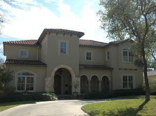 438 Canterbury Hill St, Terrell Hills, TX 78209