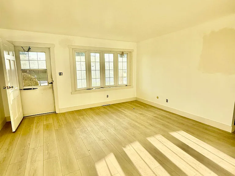 404 S Hickory Dr — Photo 6
