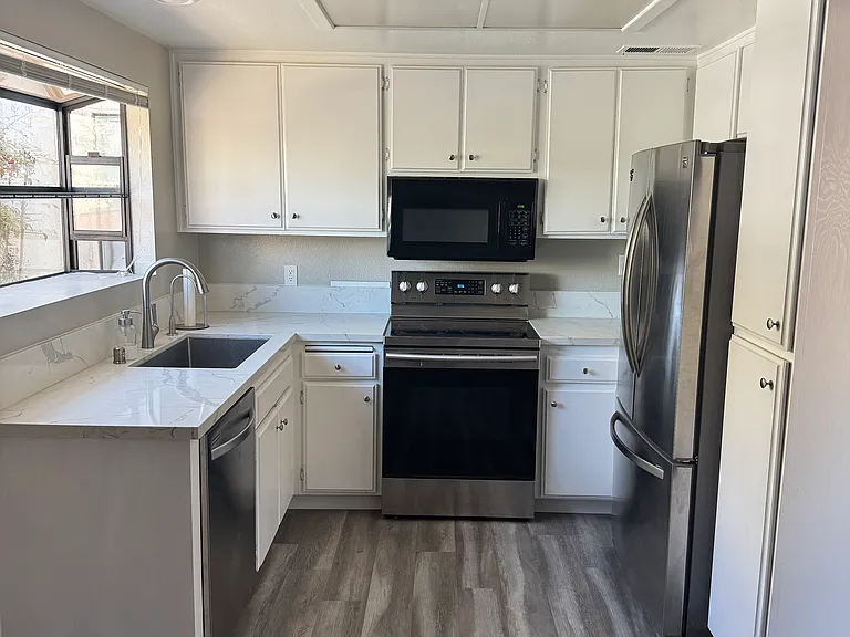 8622 Lemon Ave #6 — Photo 6