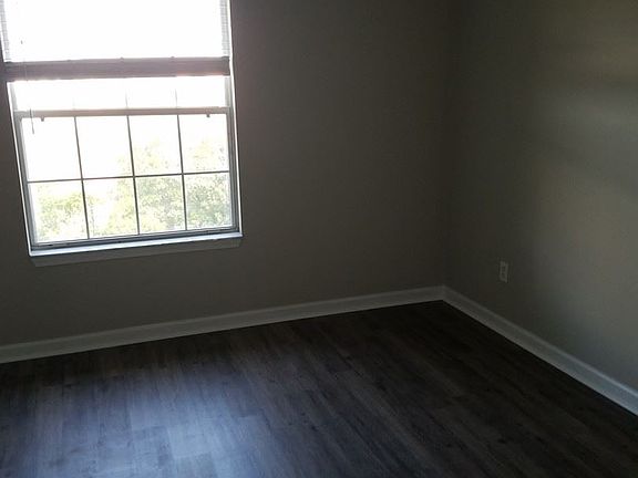 5th image of 129 Gwyn Dr APT D