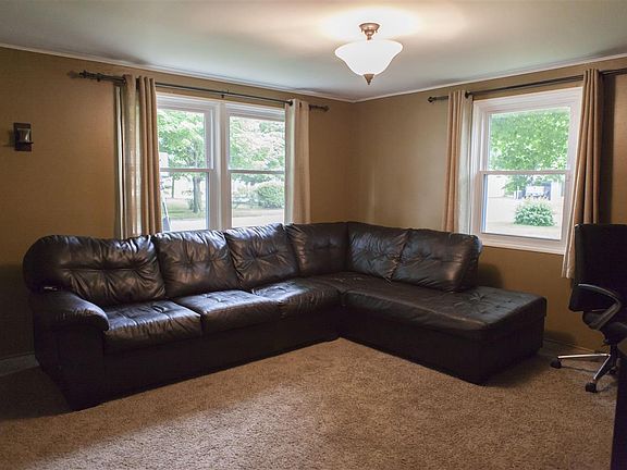 5th image of 3005 Essex Dr