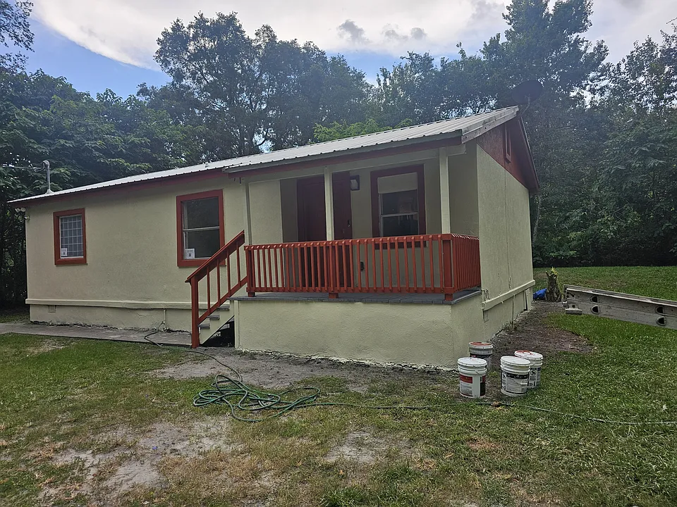 305 E Lake St