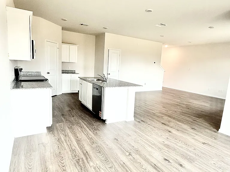 1713 Potomac Ln — Photo 6