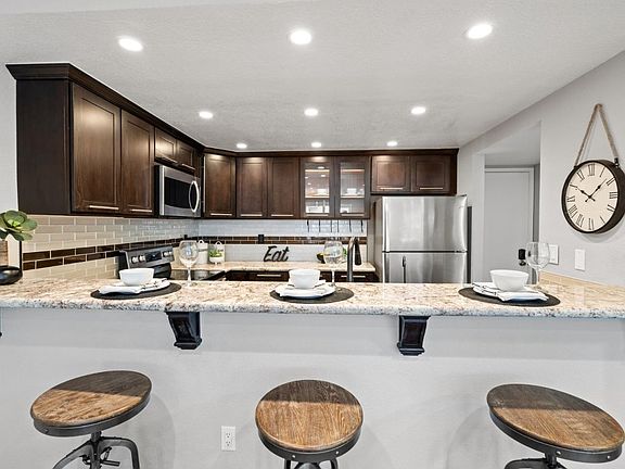 4th image of 1268 Weibel Way