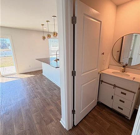 5th image of 123 Skylark Rd