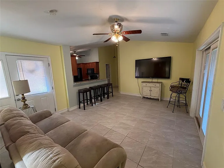 1131 Dogwood Ave — Photo 7