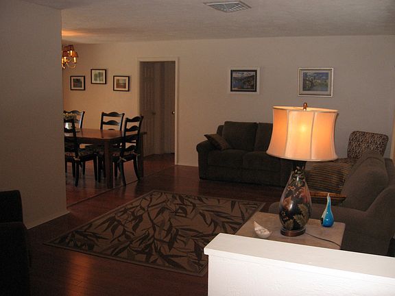 5th image of 904 S Gondola Dr