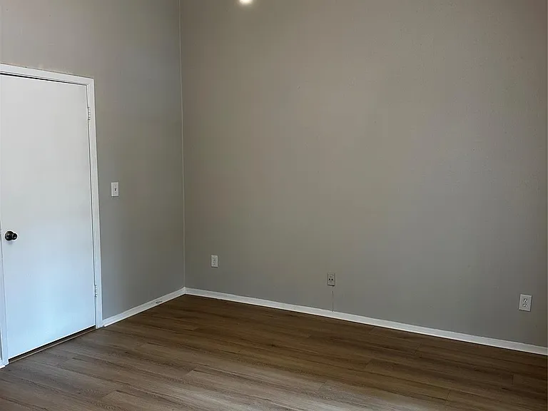 11710 Southlake Dr #12 — Photo 13