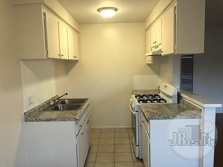 5th image of 13921 Yukon Ave #243