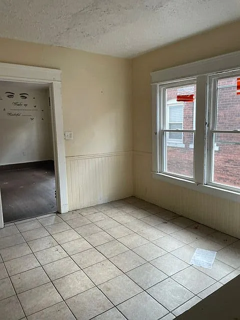 2 bed, 1.0 bath, $850 — Photo 3