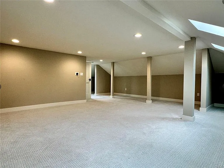1616 N Ogden Dr — Photo 46