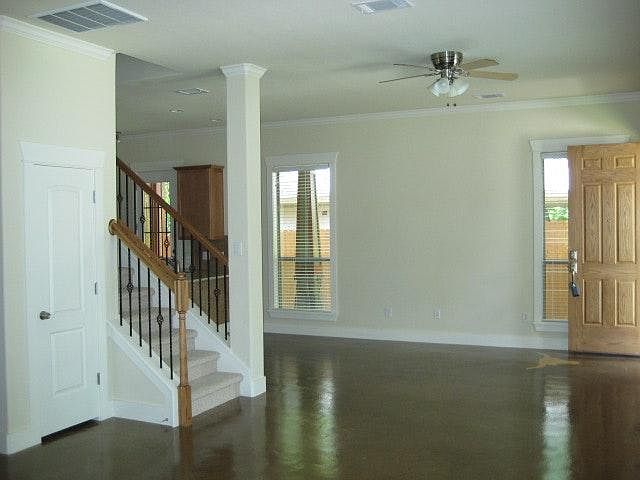 2nd image of 607 Franklin Blvd