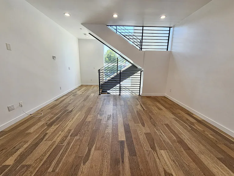 4260 Laurel Canyon Blvd — Photo 6
