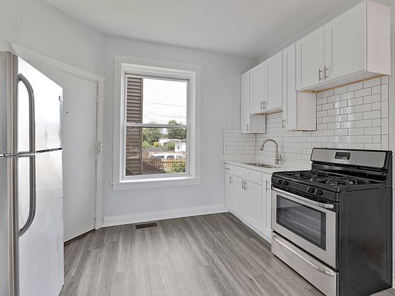 4th image of 3456 W Augusta Blvd Unit 1E