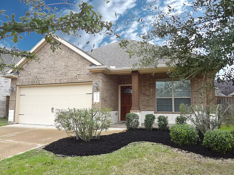 24510 Avellino Ct — Photo 2