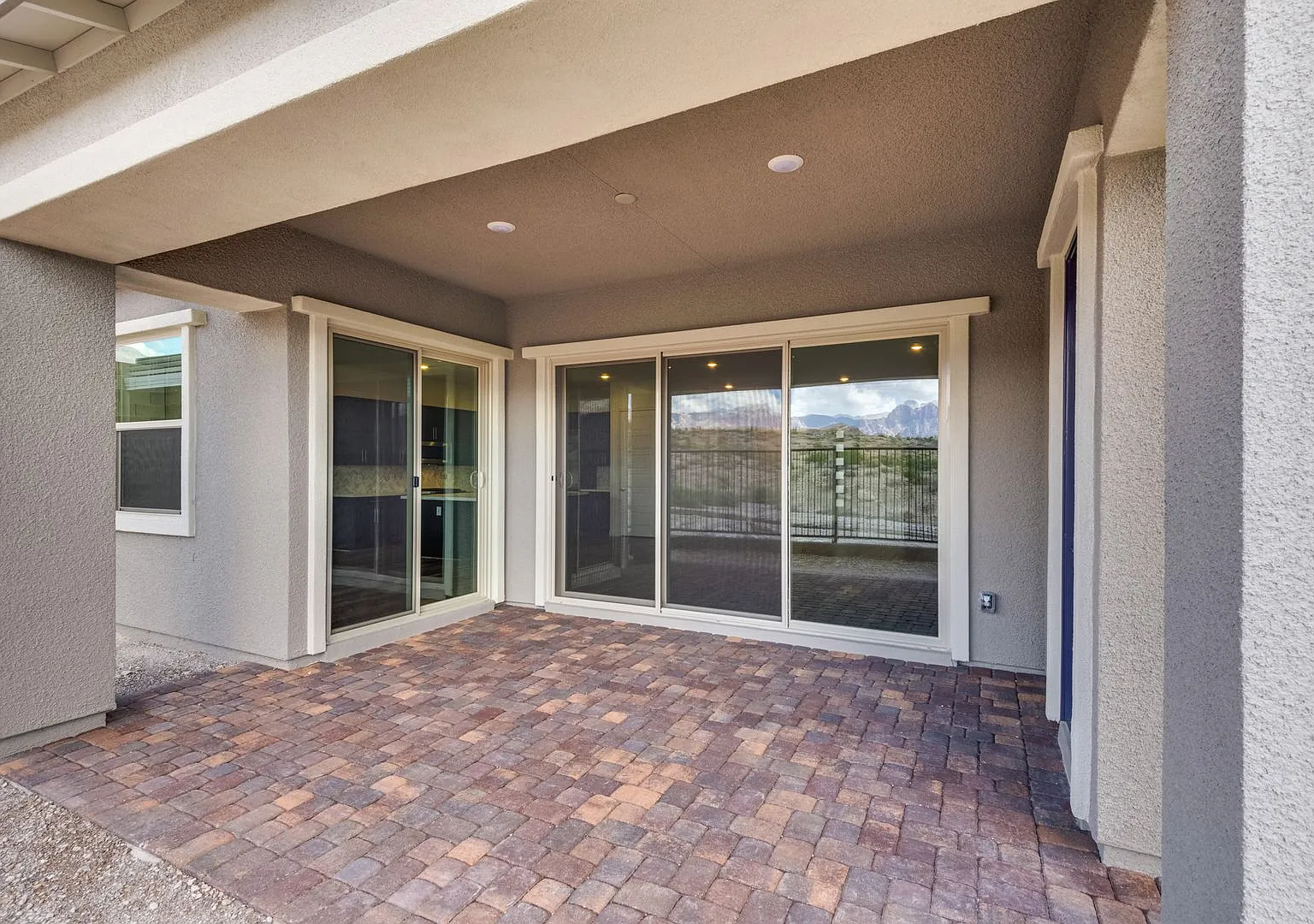 Single story home in the exclusive master planned community of Heritage in Stonebridge — Photo 3