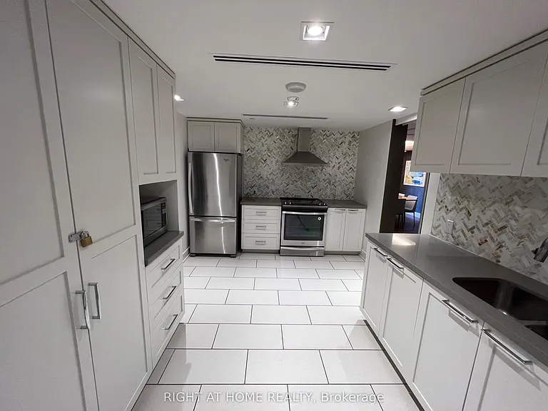 411 Mackay St #601 — Photo 23