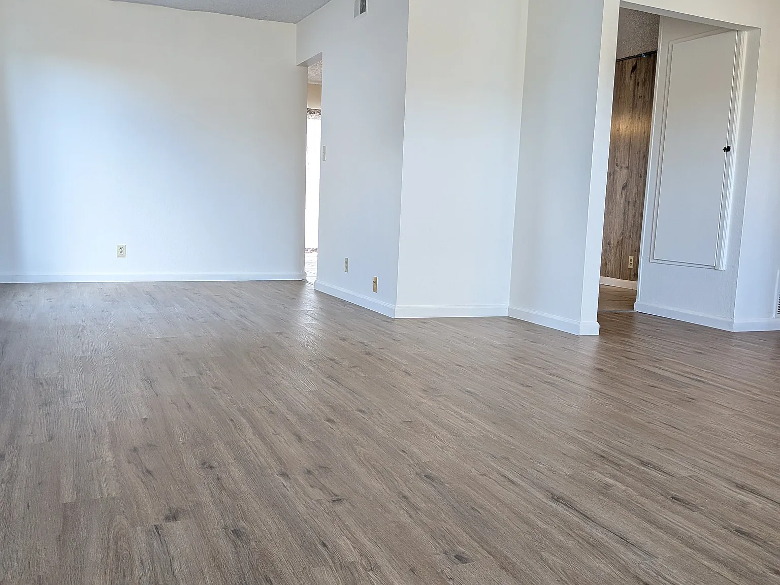 4 bed, 1405 sqft, $3,000 — Photo 3