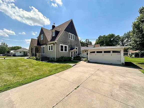 4th image of 909 William Ave