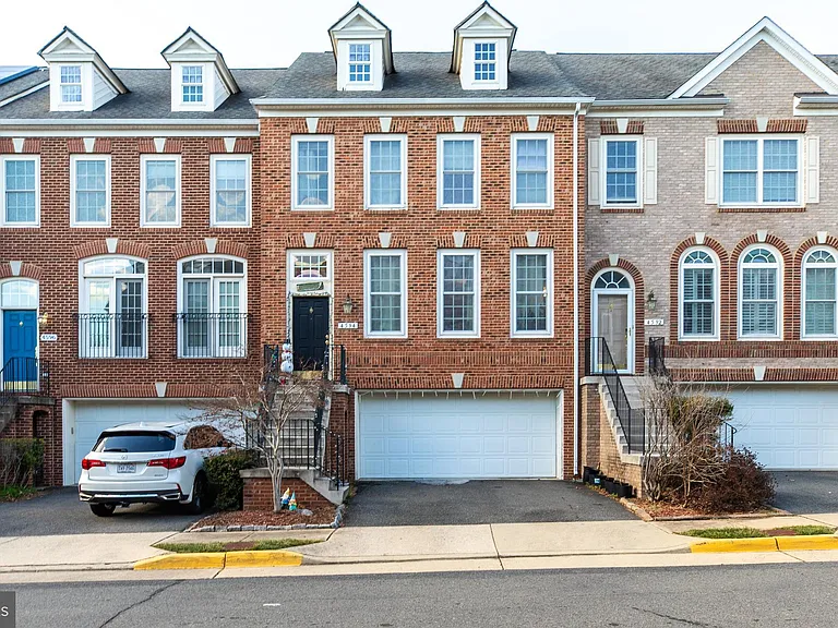 4594 Barringer Pl — Photo 1