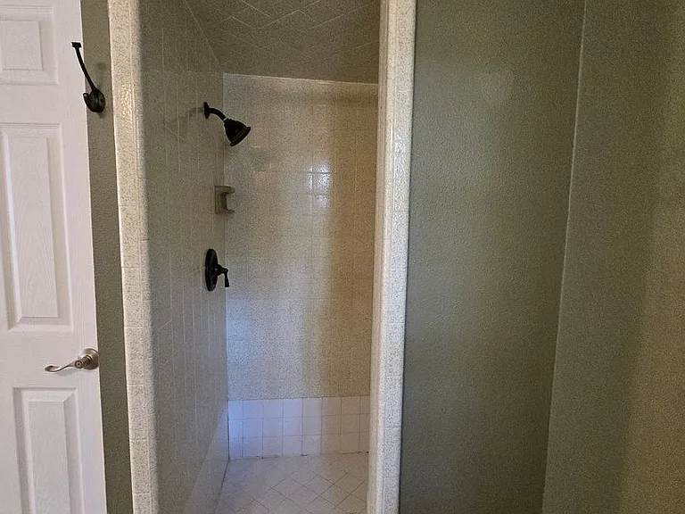 1360 Poppy Ln — Photo 23
