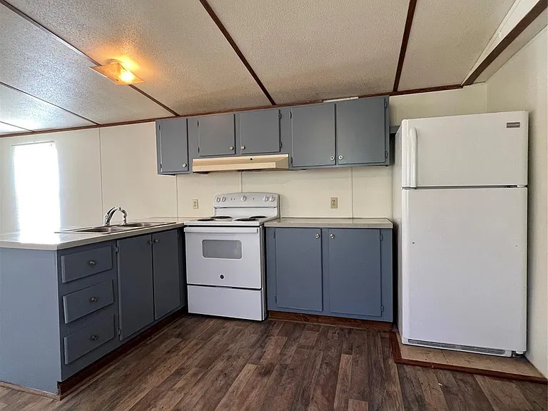 216 Tall Pines Ln — Photo 3