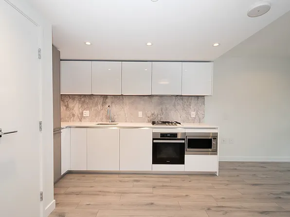 1107 Richards St #1104, Vancouver, BC V6B 0S3