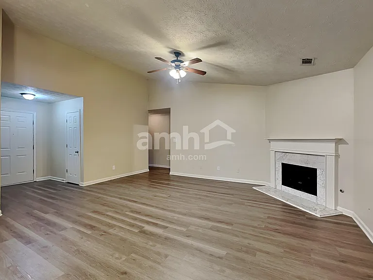 4701 Gold Mine Dr — Photo 8