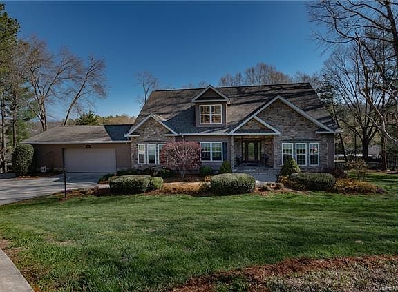 2nd image of 104 Mimosa Hills Dr
