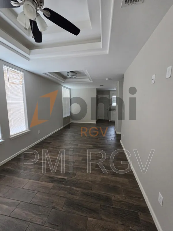 1 bed, 1.0 bath, $900 — Photo 3