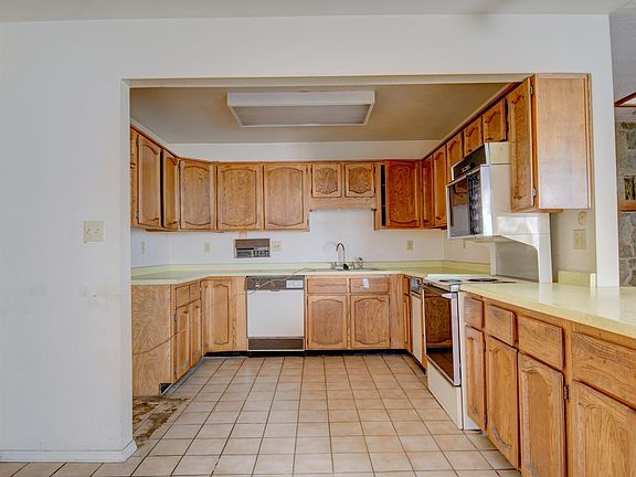 5th image of 6137 Katson Ave NE