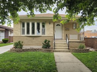 9433 S Massasoit Ave, Oak Lawn, IL 60453